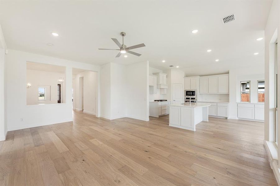 Spacious, unfurnished interior of a new home in Hunters Ridge, Crowley (Image 17). Spacious, unfurnished interior of a new home in Hunters Ridge, Crowley (Image 17).
