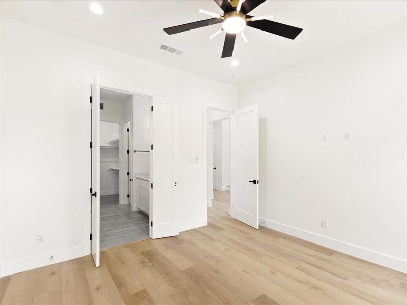 Spacious, unfurnished interior of a new home in , Dallas (Image 19).