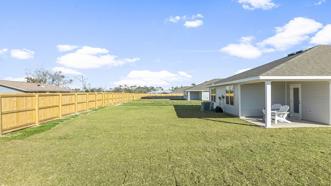 Exterior details and patio area of a home in Park Place, Panama City (Image 26).