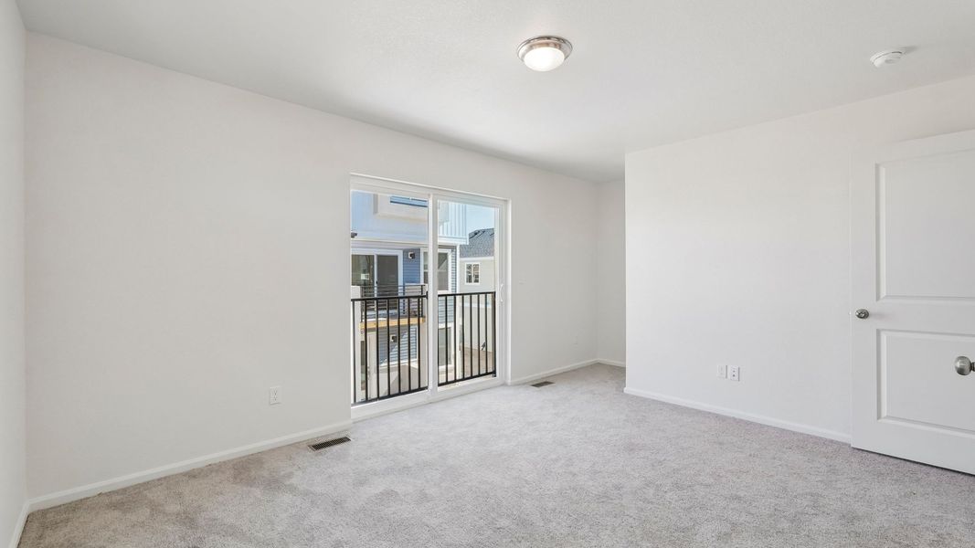 Spacious, unfurnished interior of a new home in Banning Lewis Ranch, Colorado Springs (Image 18).