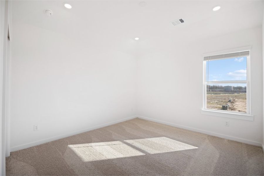 Spacious, unfurnished interior of a new home in Ashland, Houston (Image 19).