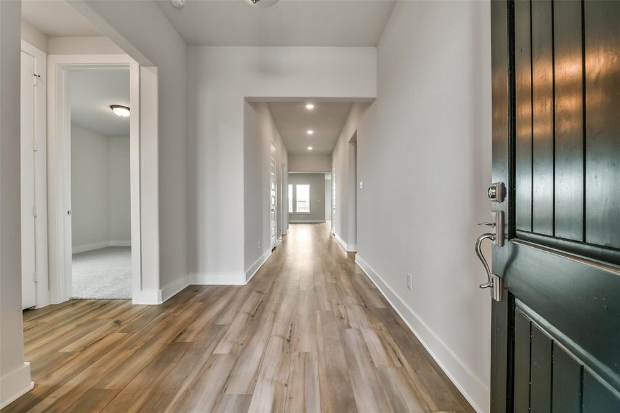 Spacious, unfurnished interior of a new home in , Texas City (Image 19).