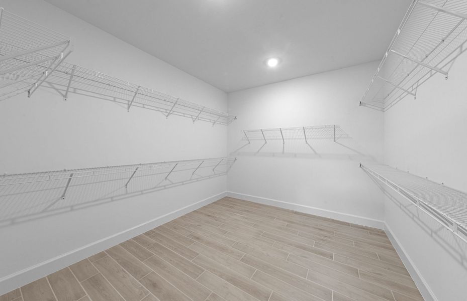 Spacious, unfurnished interior of a new home in Del Webb Naples, Immokalee (Image 12).