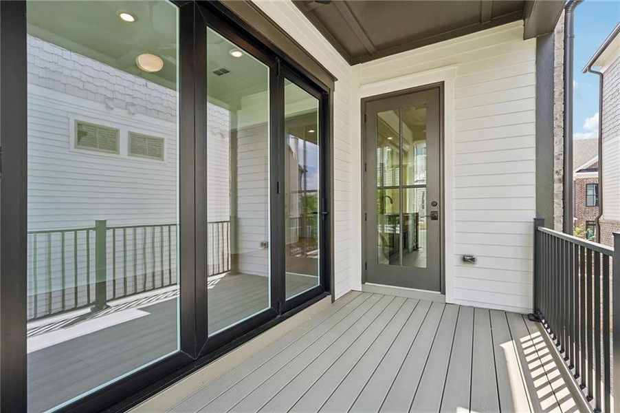 Exterior details and patio area of a home in Park Walke, Alpharetta (Image 35).