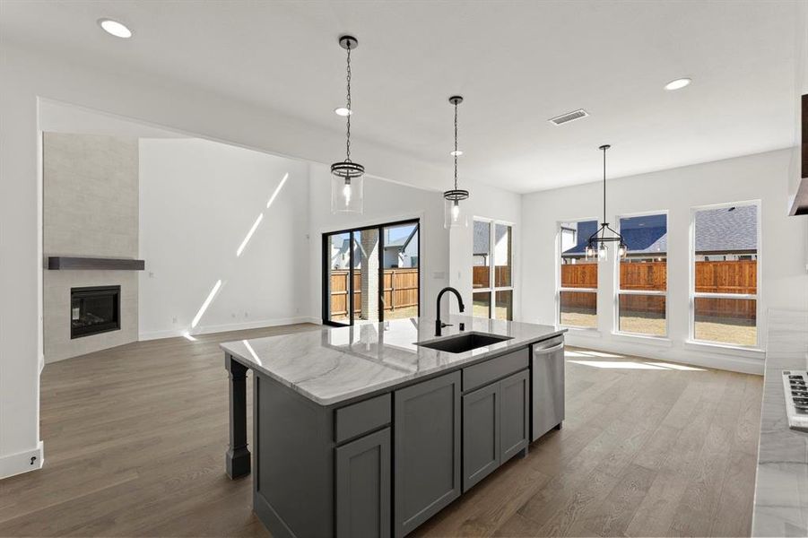 11. 16322 Old Westbury - Kitchen (3)