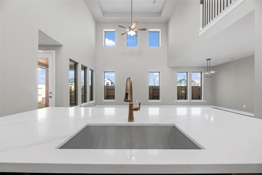 Representative image. Features, selections and colors may vary. Representative image. Features, selections and colors may vary.