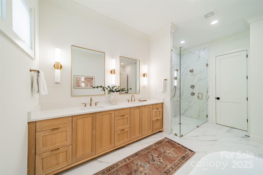 Primary Bathroom, Soaking Tub