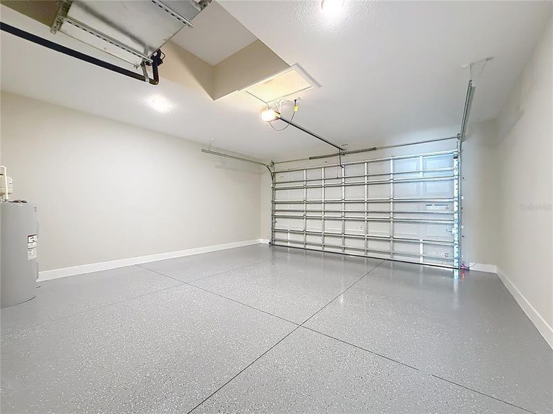 Spacious, unfurnished interior of a new home in , Citrus Springs (Image 15).