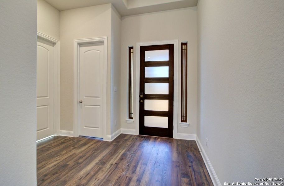 Spacious, unfurnished interior of a new home in Meyer Ranch – Premier, New Braunfels (Image 15).