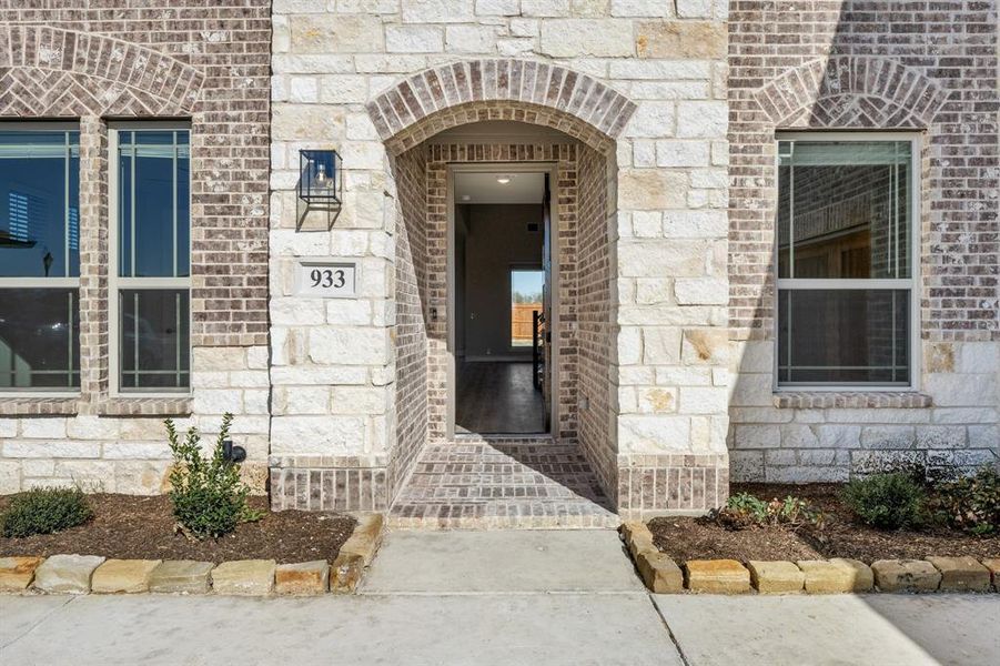 Exterior details and patio area of a home in The Oaks, Red Oak (Image 24).