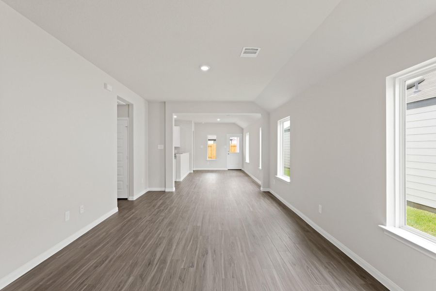 Image 6 of a home in Wayside Village. Image 6 of a home in Wayside Village.