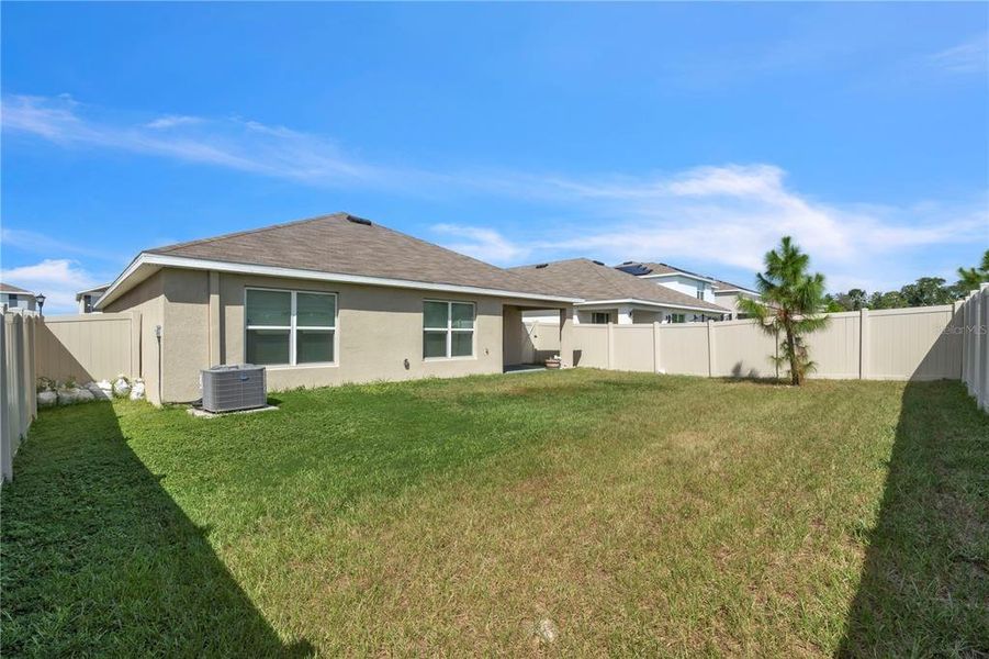 Exterior details and patio area of a home in River Park, Tampa (Image 2).