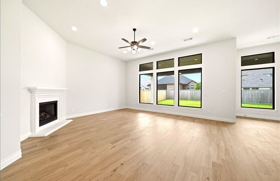 Spacious, unfurnished interior of a new home in Bridgeland 60′, Cypress (Image 21).