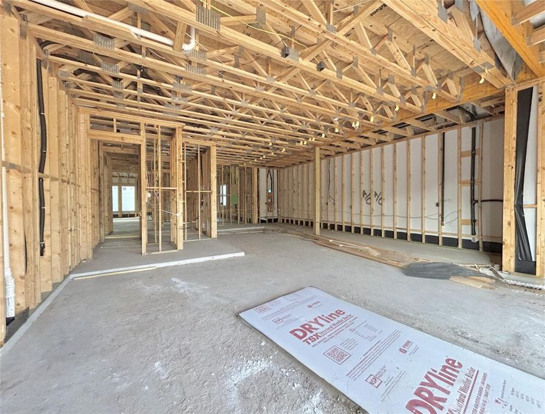 Oversized 3-Car Tandem Garage. Construction photo as of 9/17/2025 Oversized 3-Car Tandem Garage. Construction photo as of 9/17/2025