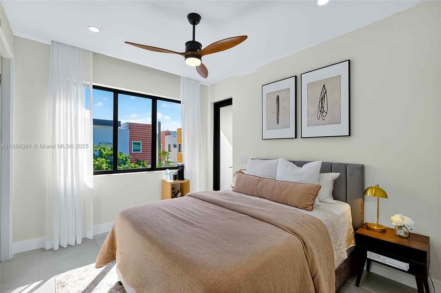 Furnished interior view inside a new home in , Fort Lauderdale (Image 7).