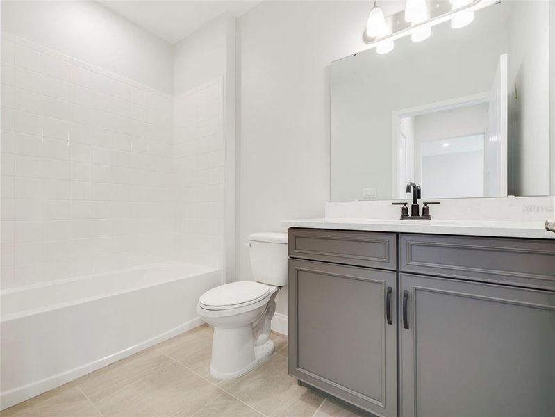 Furnished interior view inside a new home in , Orlando (Image 7).