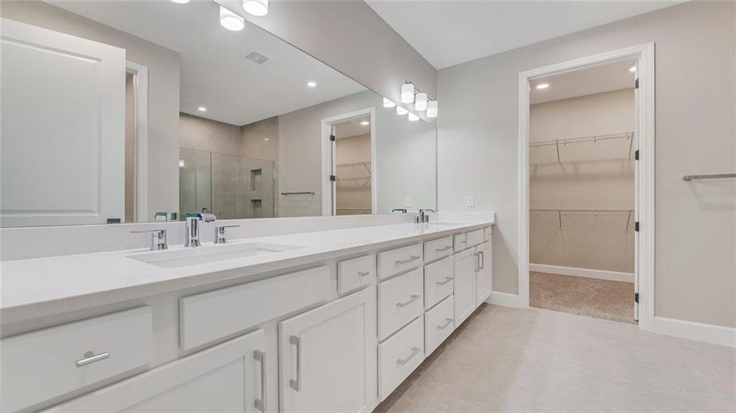 Owner's Suite Bath Owner's Suite Bath