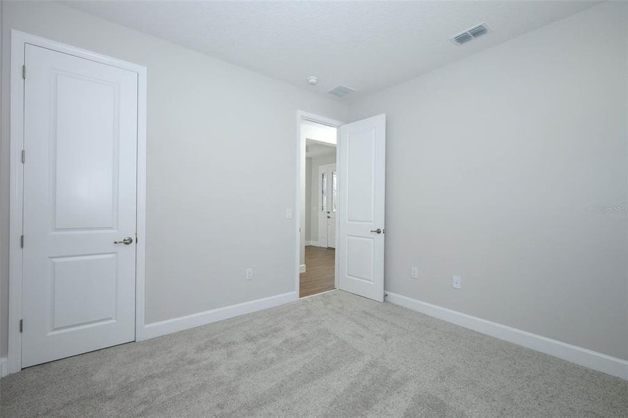 Spacious, unfurnished interior of a new home in Wolf Lake Ranch, Apopka (Image 16).