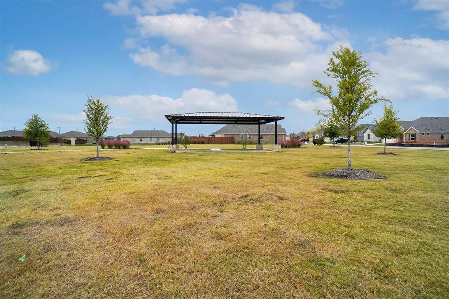 Community amenities in , Forney (Image 29).