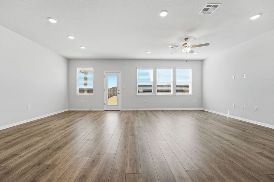 Spacious, unfurnished interior of a new home in Lisso, Pflugerville (Image 12).