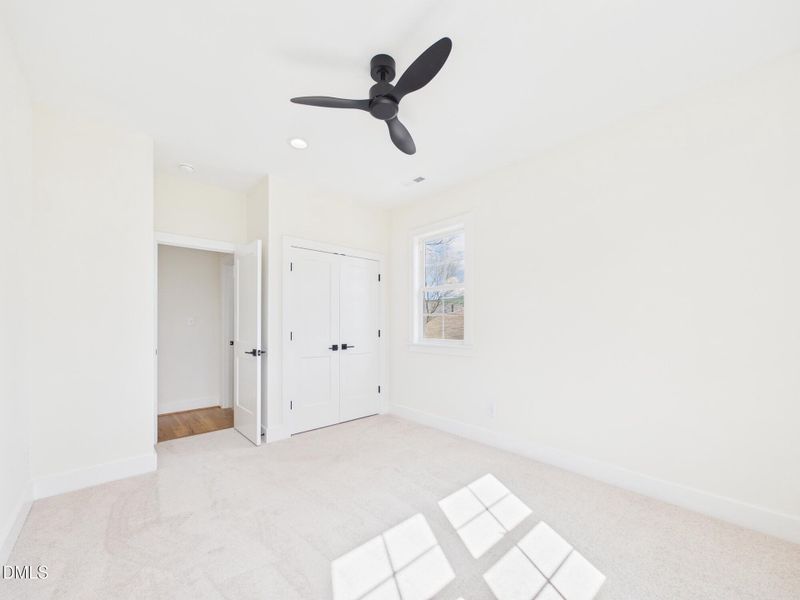 CAM01608G0-PR0128-STILL048