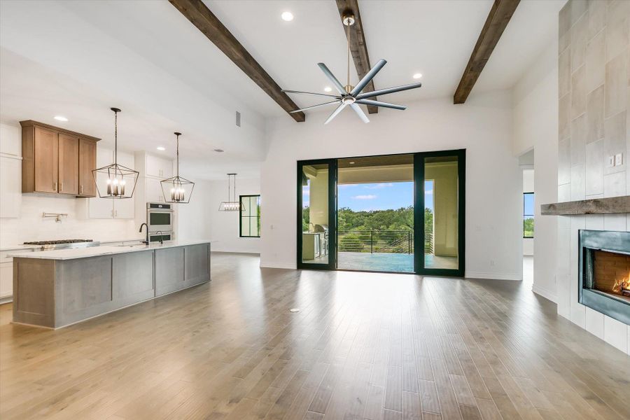 Spacious, unfurnished interior of a new home in , Horseshoe Bay (Image 27).