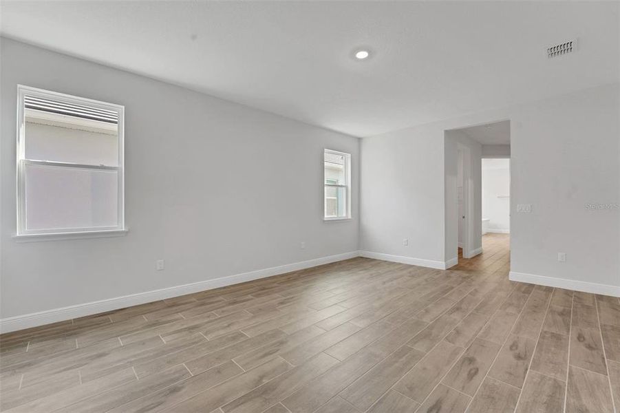 Spacious, unfurnished interior of a new home in Palms at Windermere, Windermere (Image 50).