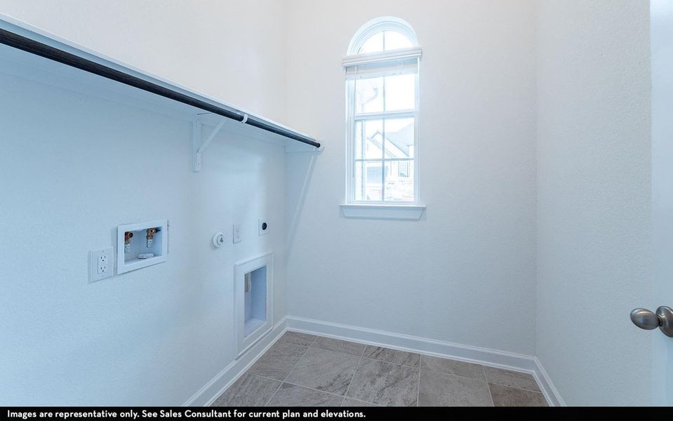 Spacious, unfurnished interior of a new home in Suncreek Estates, Rosharon (Image 16).