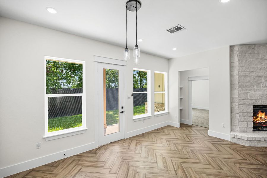 Spacious, unfurnished interior of a new home in , La Porte (Image 14).