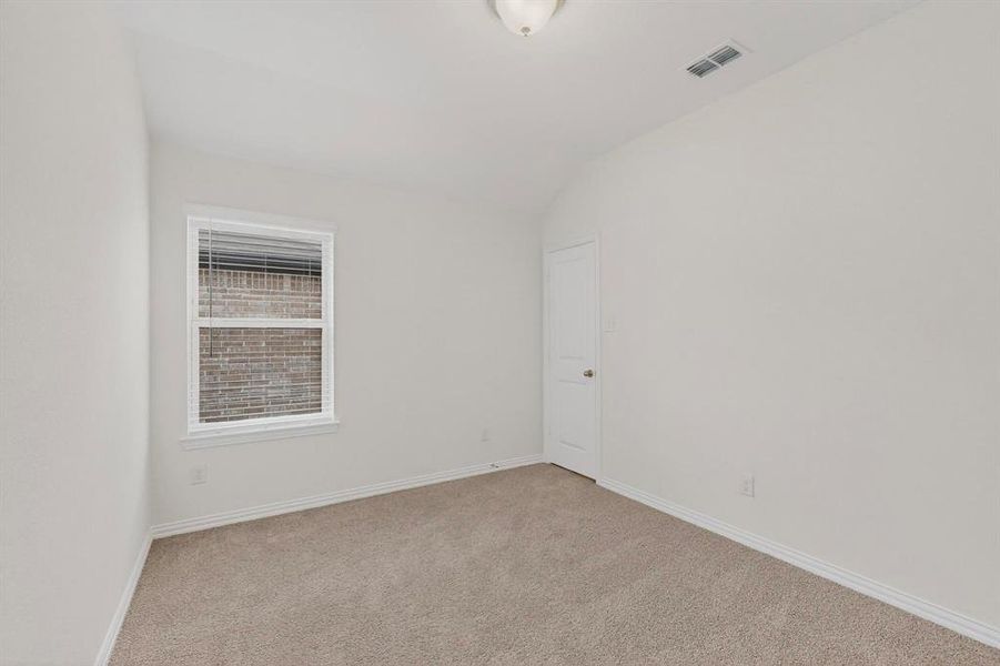 Spacious, unfurnished interior of a new home in Verandah, Royse City (Image 12).