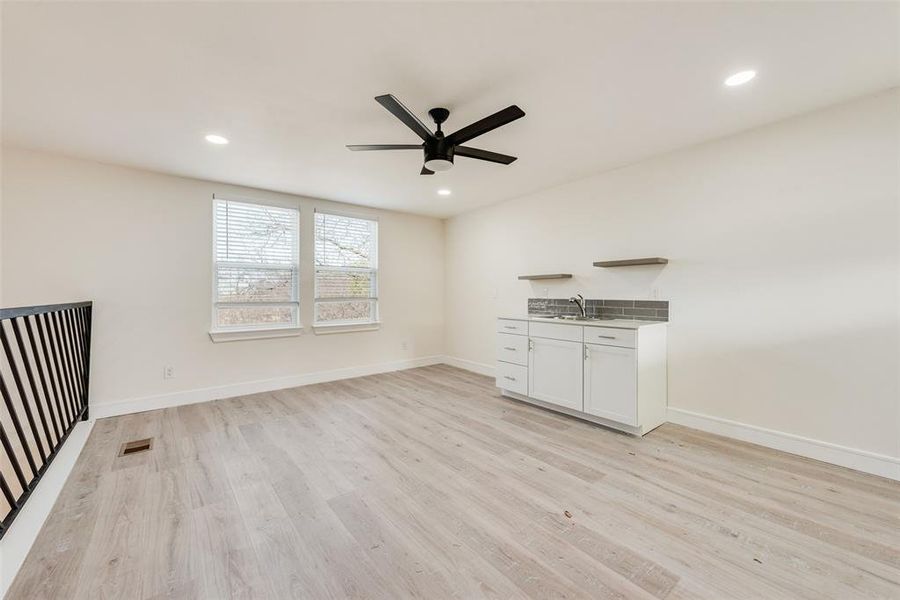 Spacious, unfurnished interior of a new home in , Dallas (Image 25).