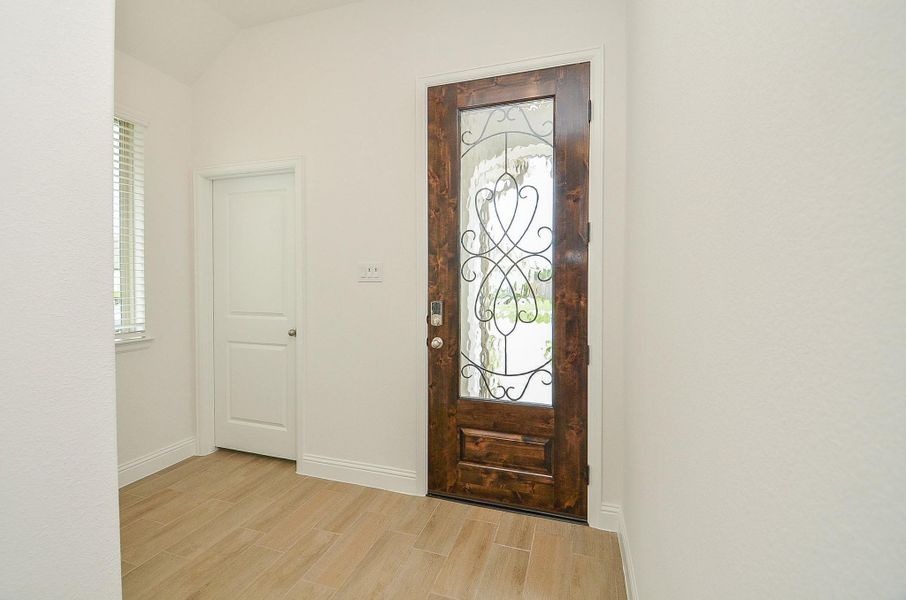 Spacious, unfurnished interior of a new home in Sienna 40', Missouri City (Image 25).