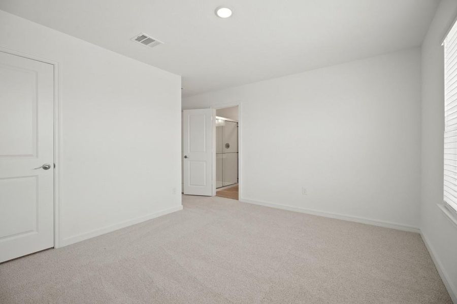 Spacious, unfurnished interior of a new home in Westland Ranch - 70' Homesites, League City (Image 30).