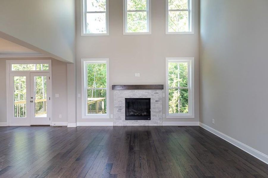 Spacious, unfurnished interior of a new home in Waterhaven, Cumming (Image 16).