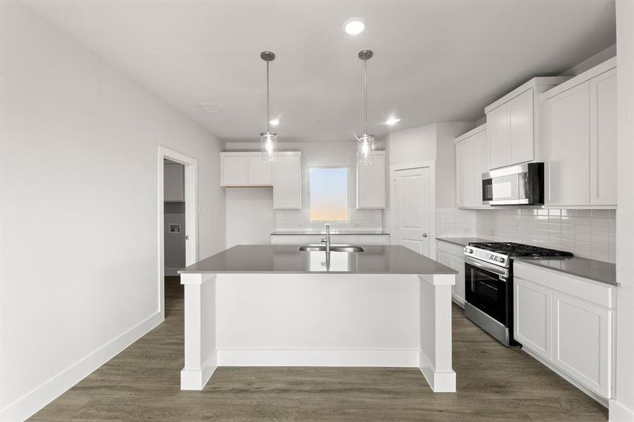 1504 Blackthorne-Kitchen-1