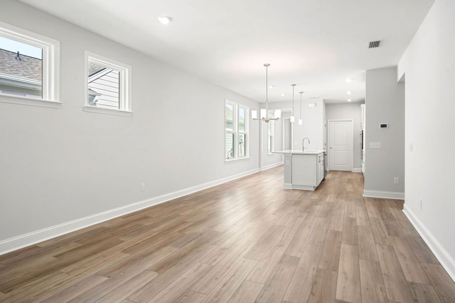 Spacious, unfurnished interior of a new home in Sun City Hilton Head, Bluffton (Image 20).