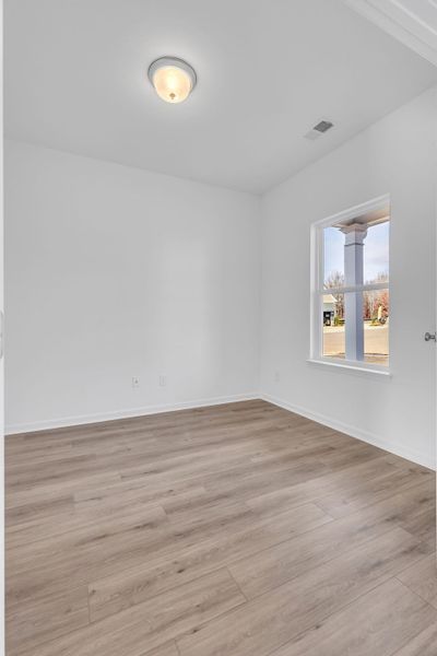 Spacious, unfurnished interior of a new home in Jackson Hills, Clarksville (Image 9).