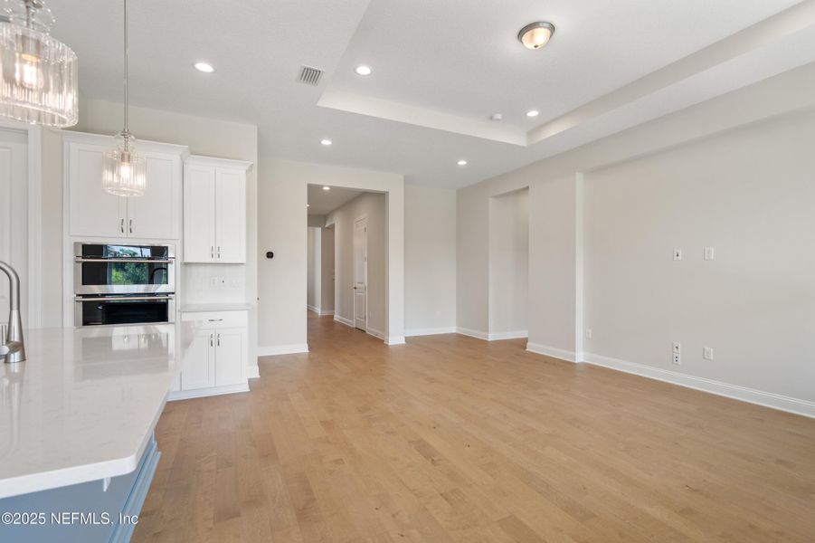 Spacious, unfurnished interior of a new home in Madeira, St. Augustine (Image 17).