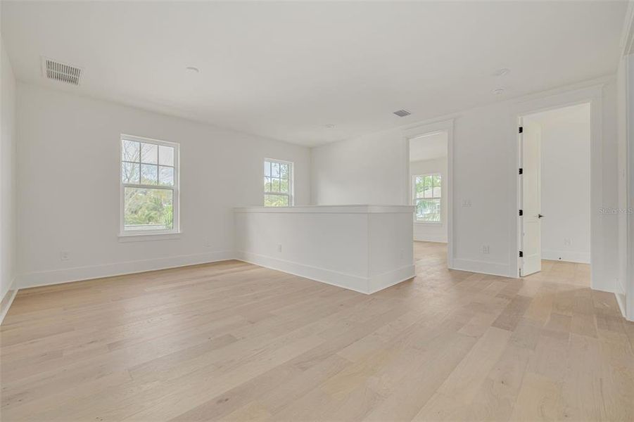 Spacious, unfurnished interior of a new home in , St. Petersburg (Image 22).
