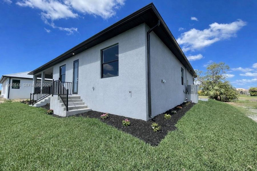 Exterior details and patio area of a home in , Punta Gorda (Image 4). Exterior details and patio area of a home in , Punta Gorda (Image 4).