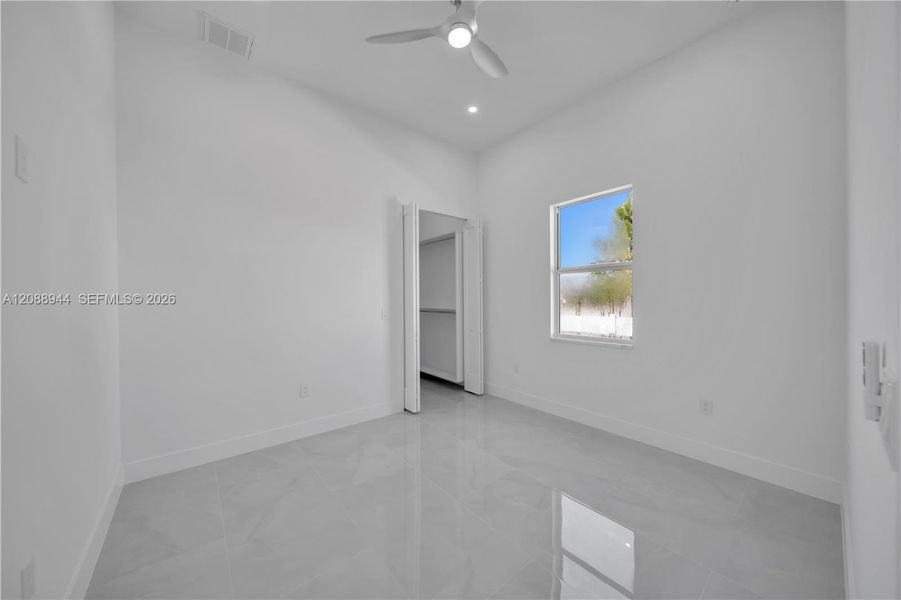Spacious, unfurnished interior of a new home in , Lehigh Acres (Image 22).
