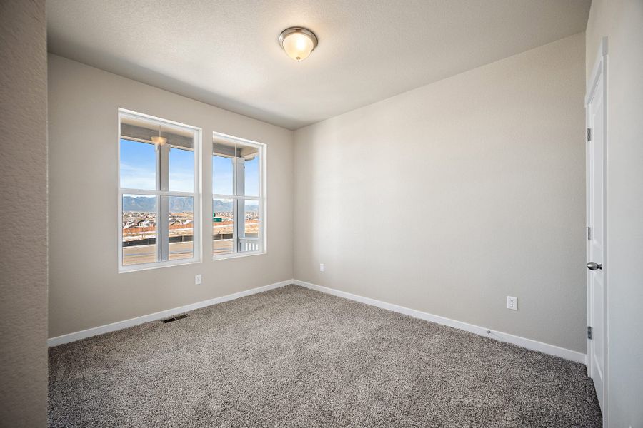 Spacious, unfurnished interior of a new home in Aspen Ranch, Fountain (Image 14).