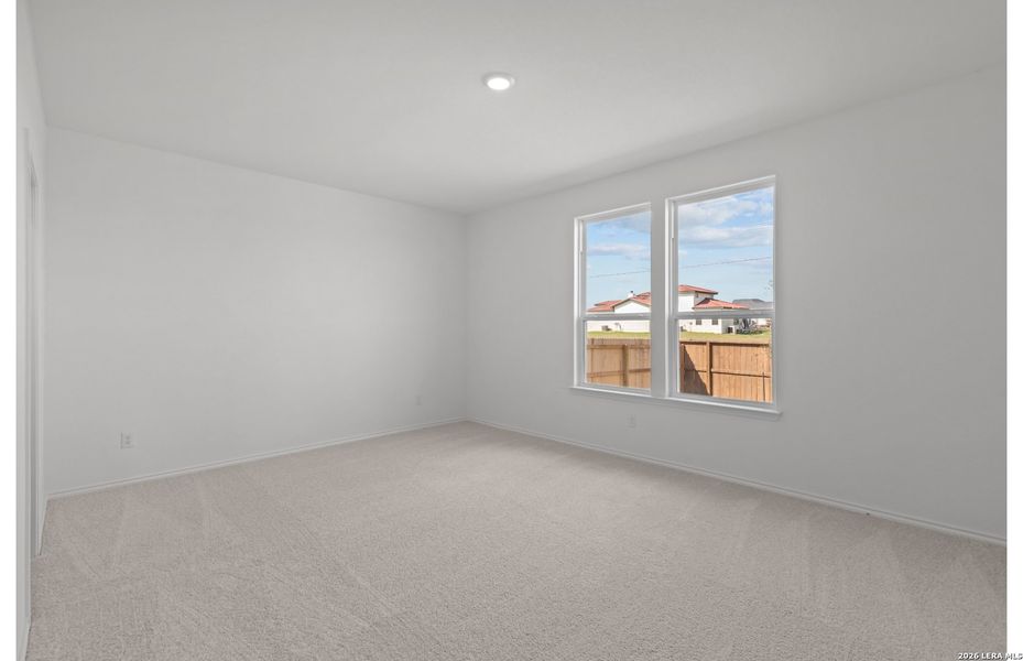 Spacious, unfurnished interior of a new home in Meadows at Clear Springs, New Braunfels (Image 26).