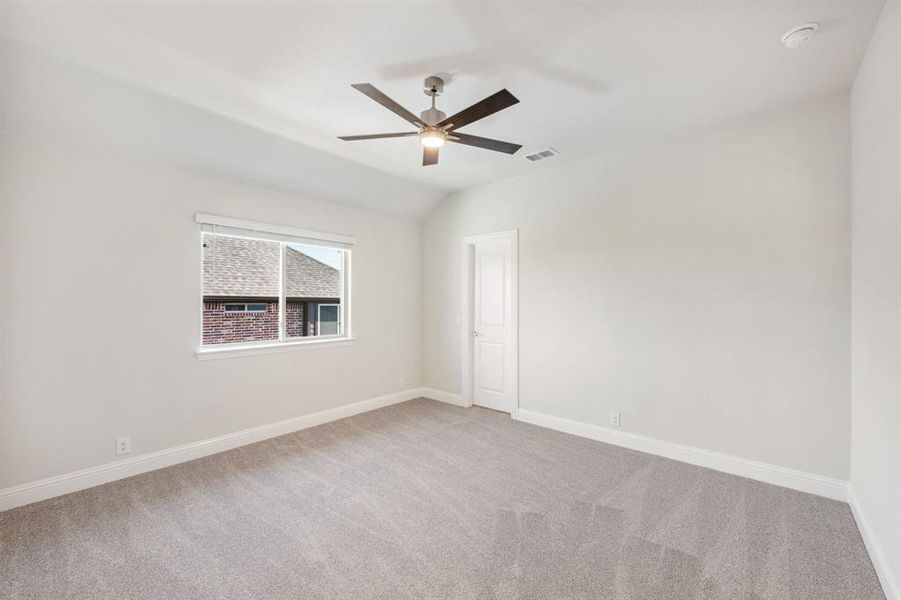 Spacious, unfurnished interior of a new home in Ridgepoint, Midlothian (Image 38).