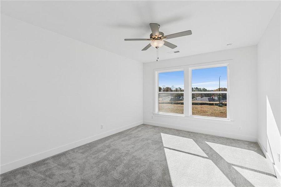 Spacious, unfurnished interior of a new home in Old Mill Preserve, Dallas (Image 10).