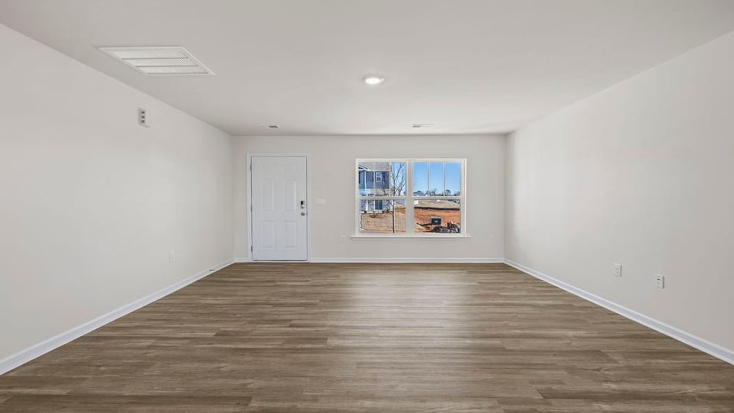 Spacious, unfurnished interior of a new home in Baxter Village, Boiling Springs (Image 16).