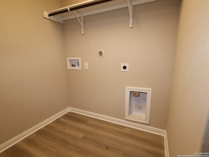 Spacious, unfurnished interior of a new home in Greenspoint Heights, Seguin (Image 18).