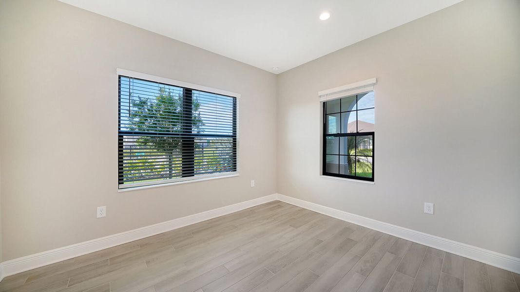 Spacious, unfurnished interior of a new home in Vistera of Venice, Englewood (Image 22).