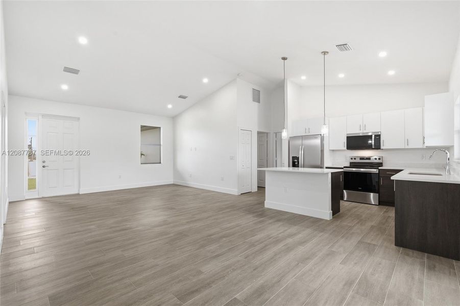 Spacious, unfurnished interior of a new home in , Cape Coral (Image 31). Spacious, unfurnished interior of a new home in , Cape Coral (Image 31).