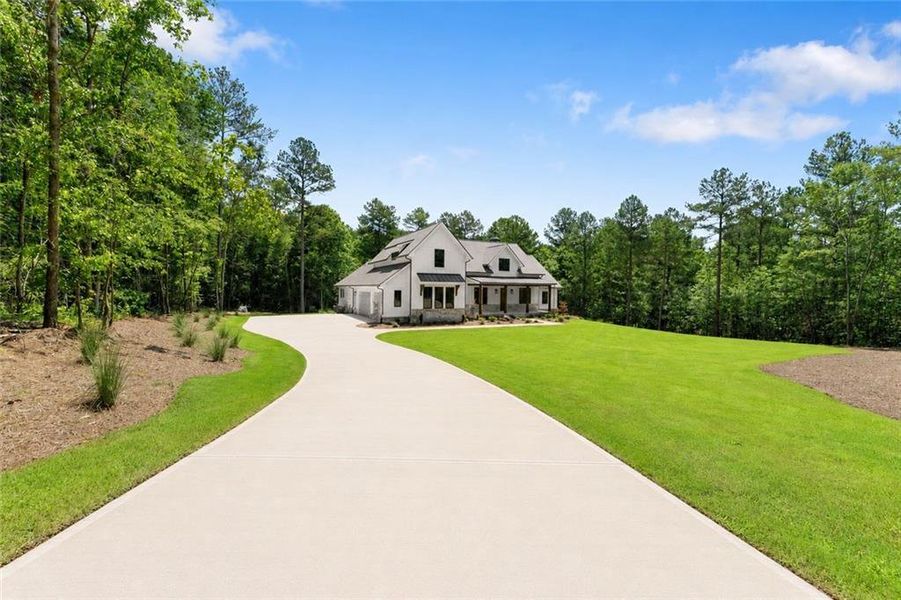 Front exterior of a new home in , Commerce, GA, highlighting curb appeal (Image 27). Front exterior of a new home in , Commerce, GA, highlighting curb appeal (Image 27).